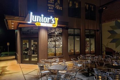 Junior's Pizza Storefront
