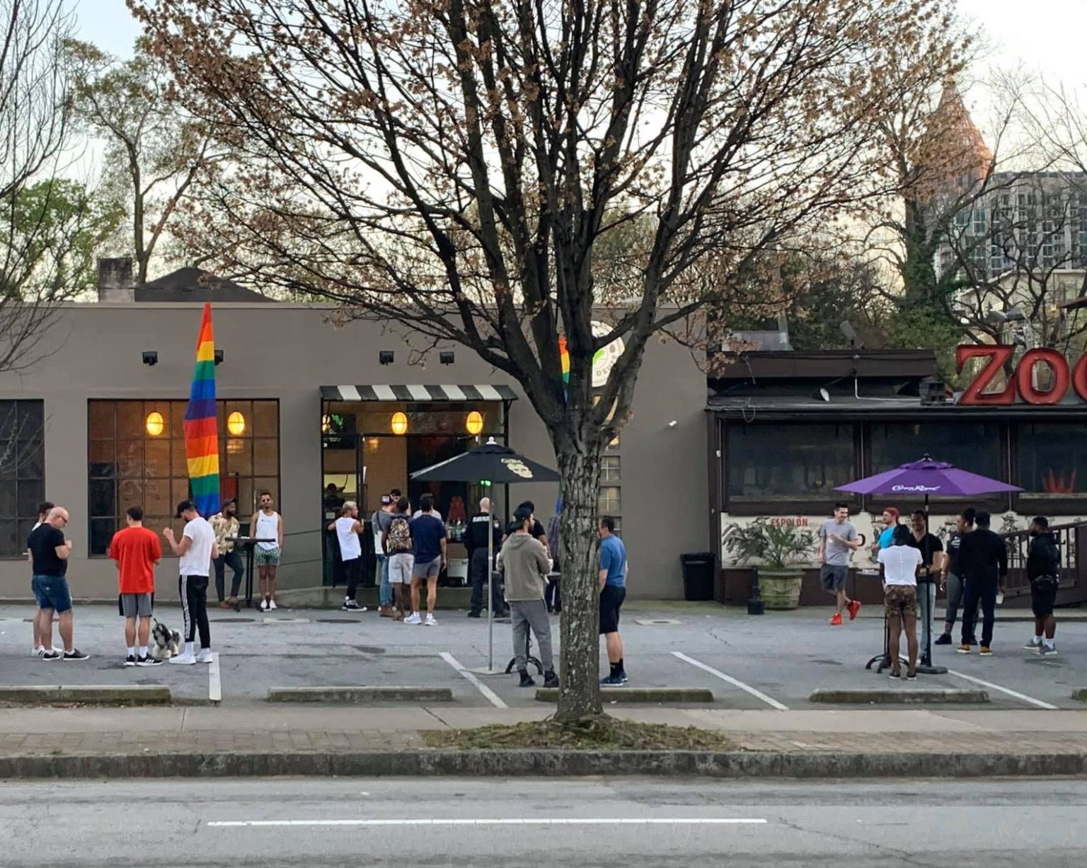 Coq et Oeufs - COVID-19 - Social Distancing