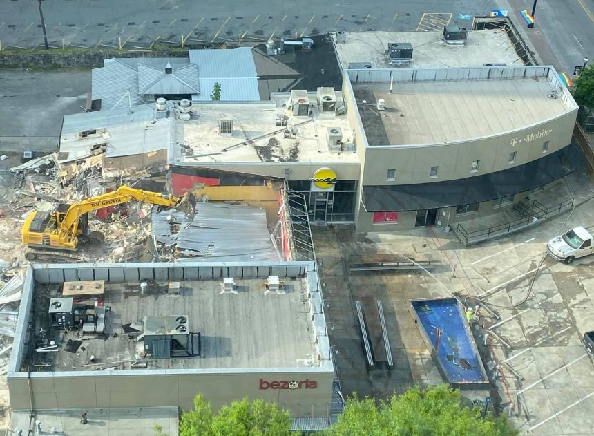 Bezoria and Noodle Demolition - 903 Peachtree