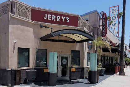 Jerry's Famous Deli Studio City Closing