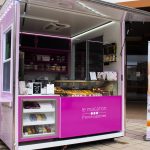 Le Macaron Opens First-of-its-Kind Outdoor Avalon Shop