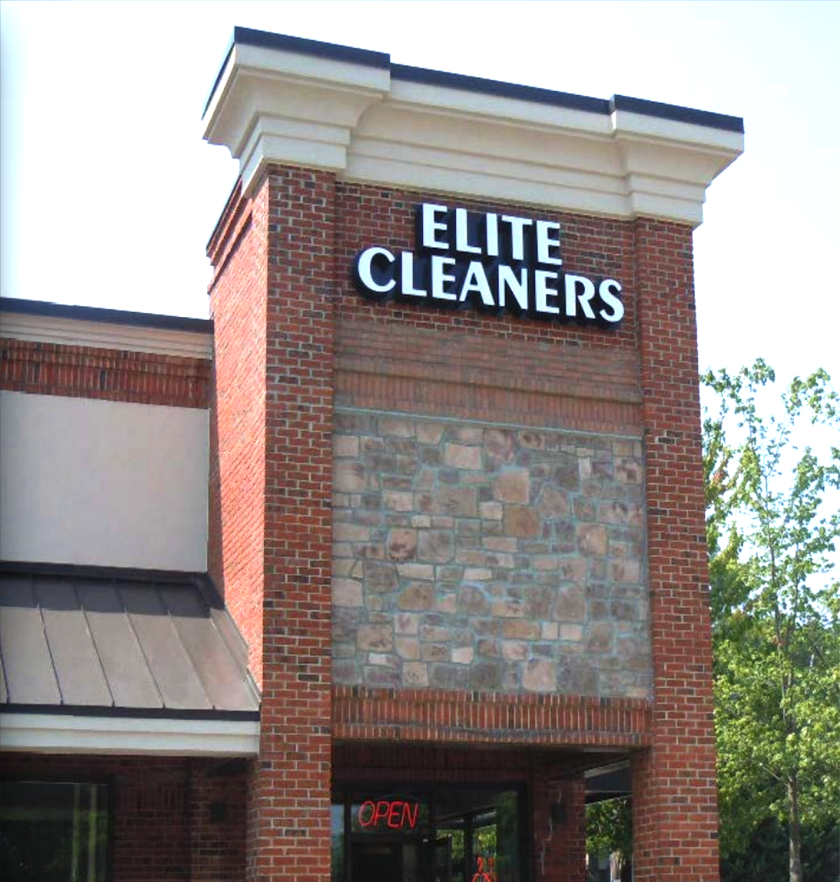 Wingstop Replacing Elite Cleaners in Berkeley Park