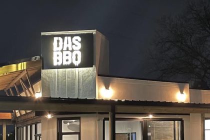 DAS BBQ Opens in Grant Park Replacing The Harp