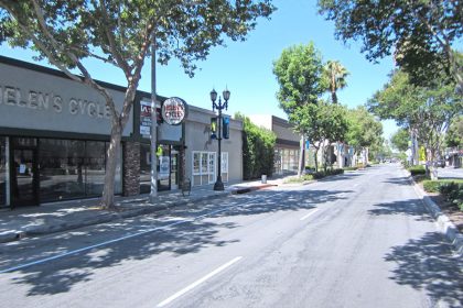 Booze to be Sold at Pretty Little Things on Huntington Drive