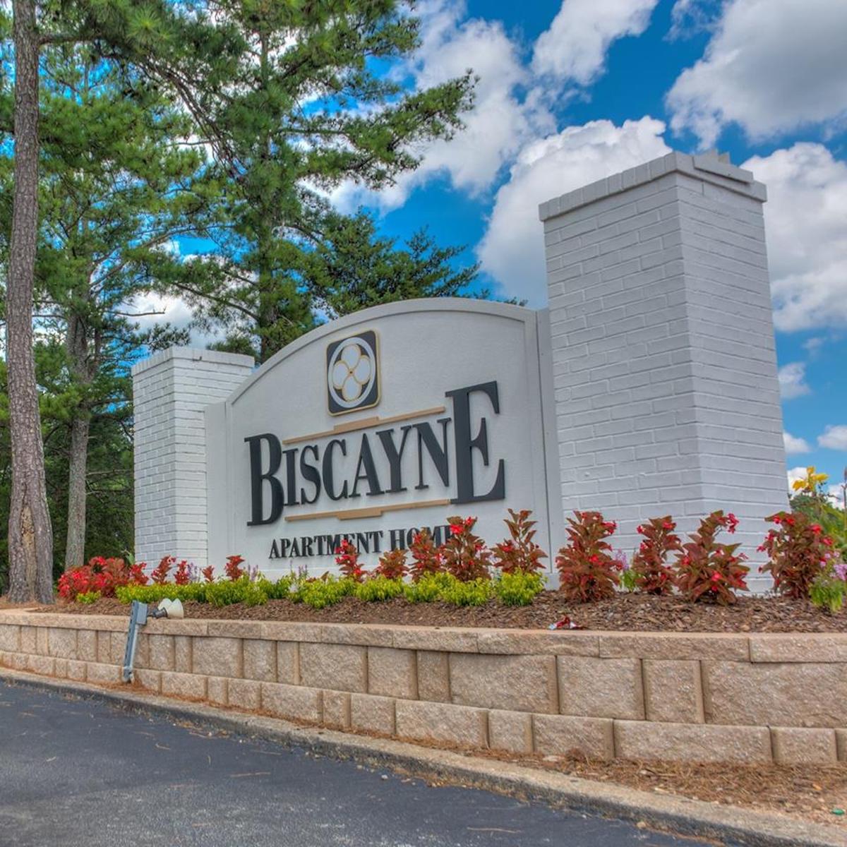 370-Unit Property In South Fulton Trades Hands