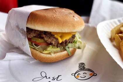 The Legendary Irv's Burgers will Reopen in West Hollywood