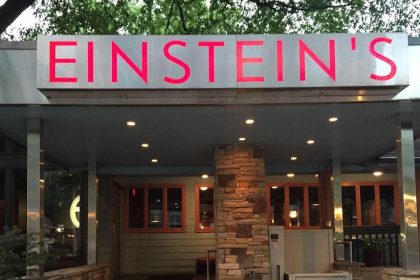 Einstein's closes to make way for Middle Street Partners Towers