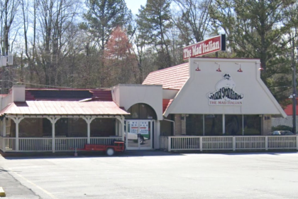 Lease signed for new Cajun Blues at Savoy Drive Location