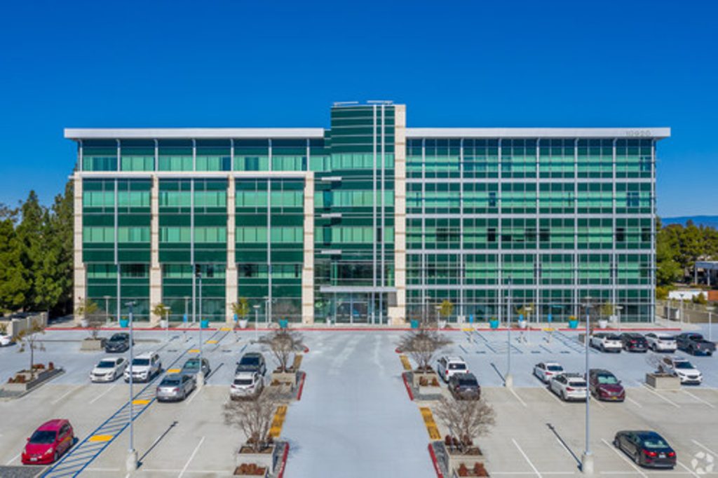 Ascentris and Harbor Sell The Pinnacle