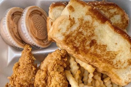 Raising Cane’s Celebrates Grand Opening Near Downtown LA
