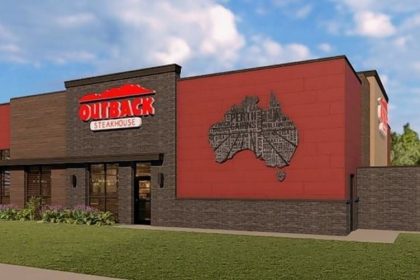 Outback Steakhouse Replacing Panera Bread near Woodfield Mall