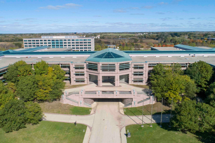 Bell Works Chicagoland Welcomes Club Colors as Latest and Largest Office Tenant