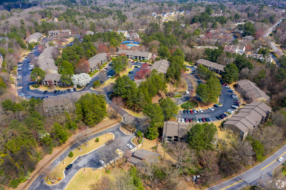 ECI Group Announces Sale of The Columns at Vinings Apartments in Atlanta, GA