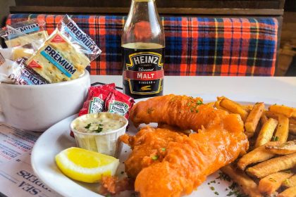 Fish Bar Lakeview Expanding to Old Town