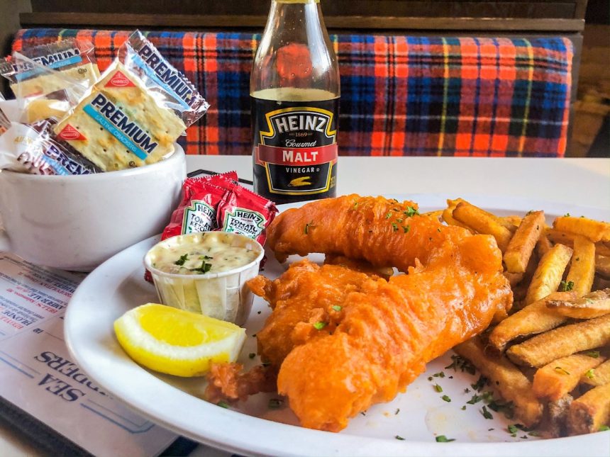 Fish Bar Lakeview Expanding to Old Town