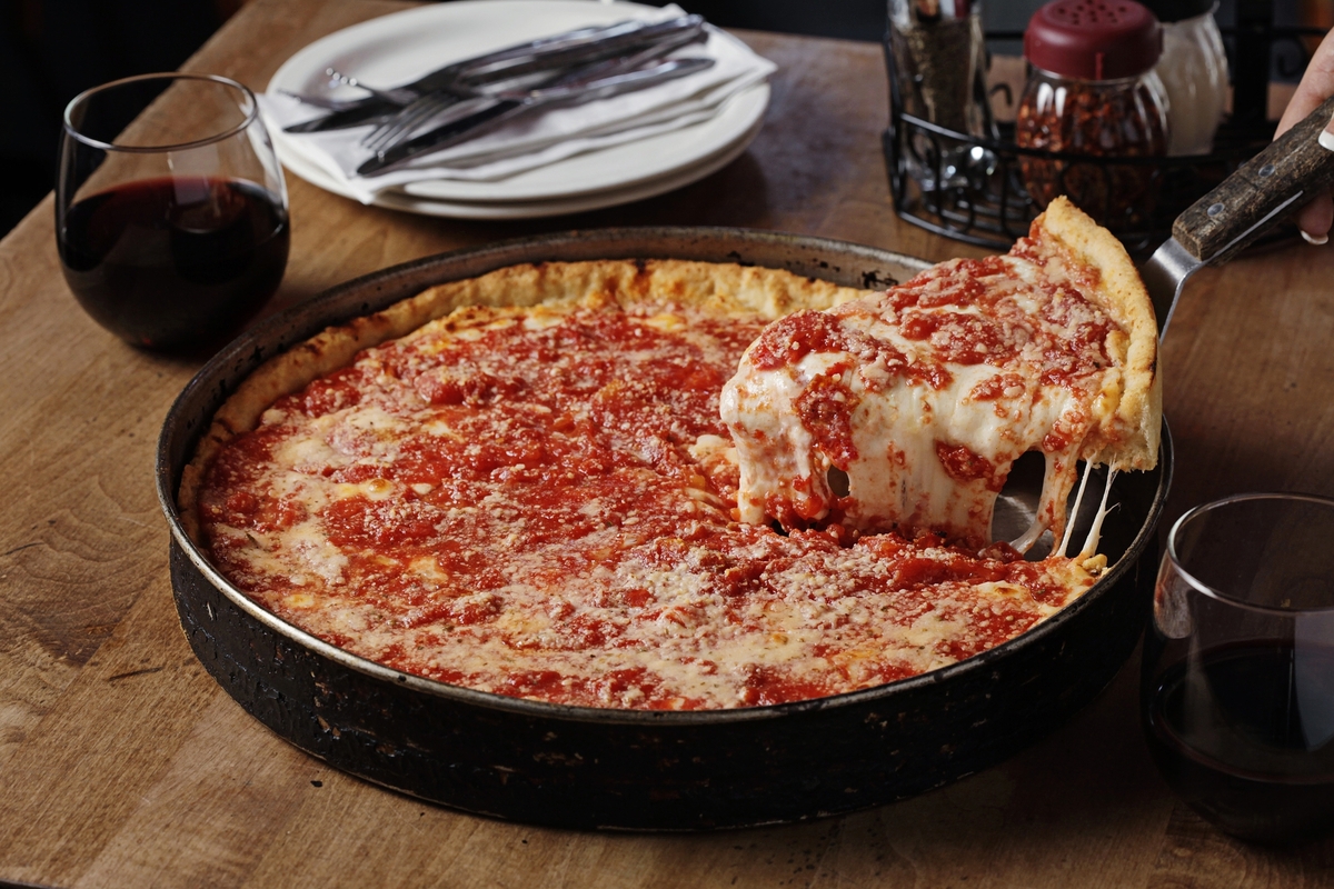 Lou Malnati’s Expanding to Logan Square Next Year