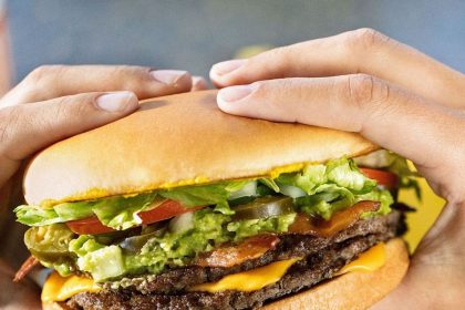 Arlington Falls Shopping Center to Welcome Whataburger