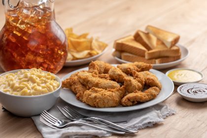 Former NFL Player Bringing Slim Chickens to Jacksonville