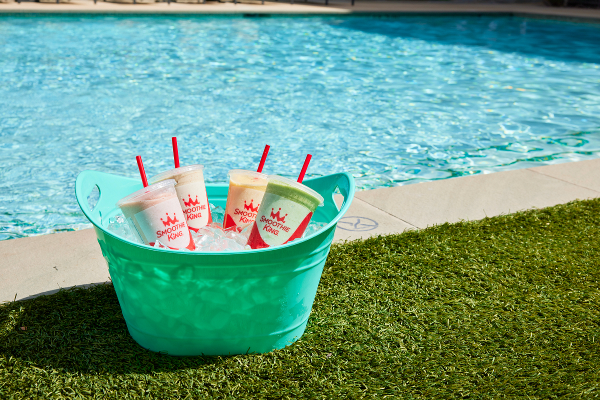 Former NFL Player and Sister Open Smoothie King Location in Northfield