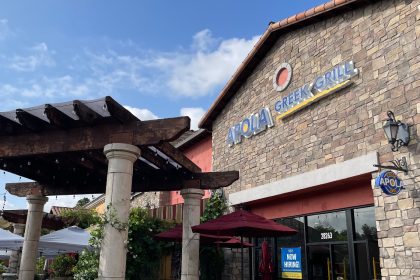 Apóla Greek Grill Excited for New Valencia Location
