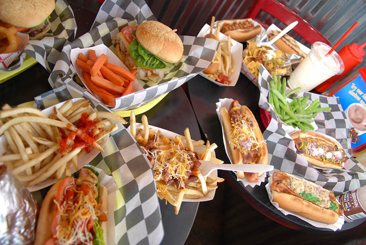 Steve’s Snappin’ Dogs Coming to DIA Terminal A