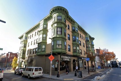 What Now Boston | Manhattan Bagel N Coffee Co. to Open in Fenway