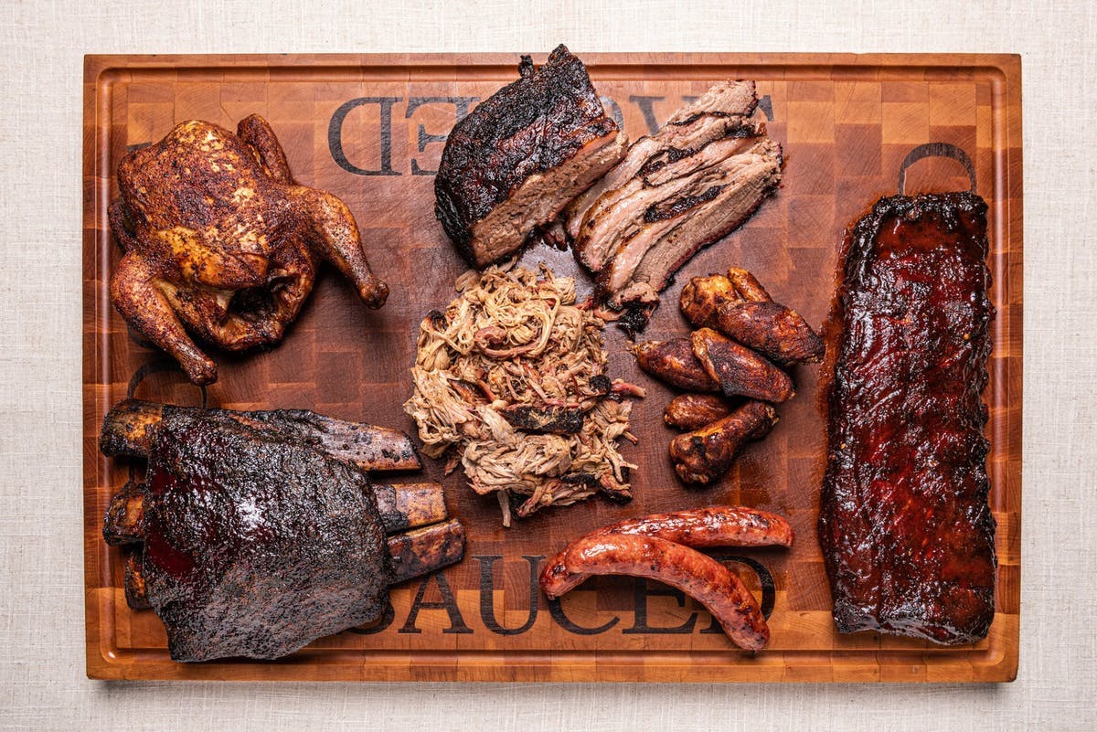 The popular restaurant will take the place of Famous Dave's BBQ