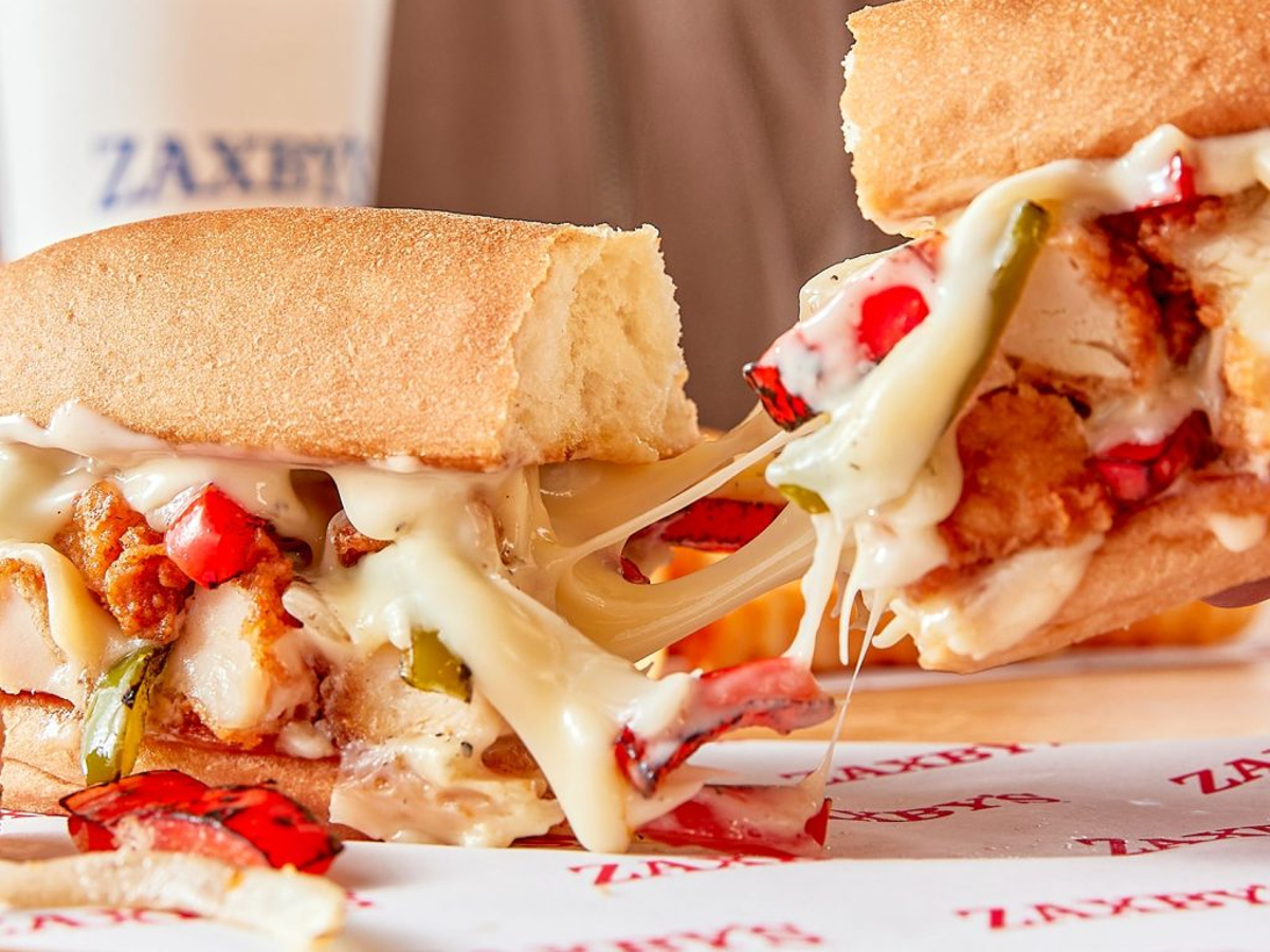 New Zaxby’s in Jacksonville Offers Free Zaxby’s for a Year to First 100 Guests