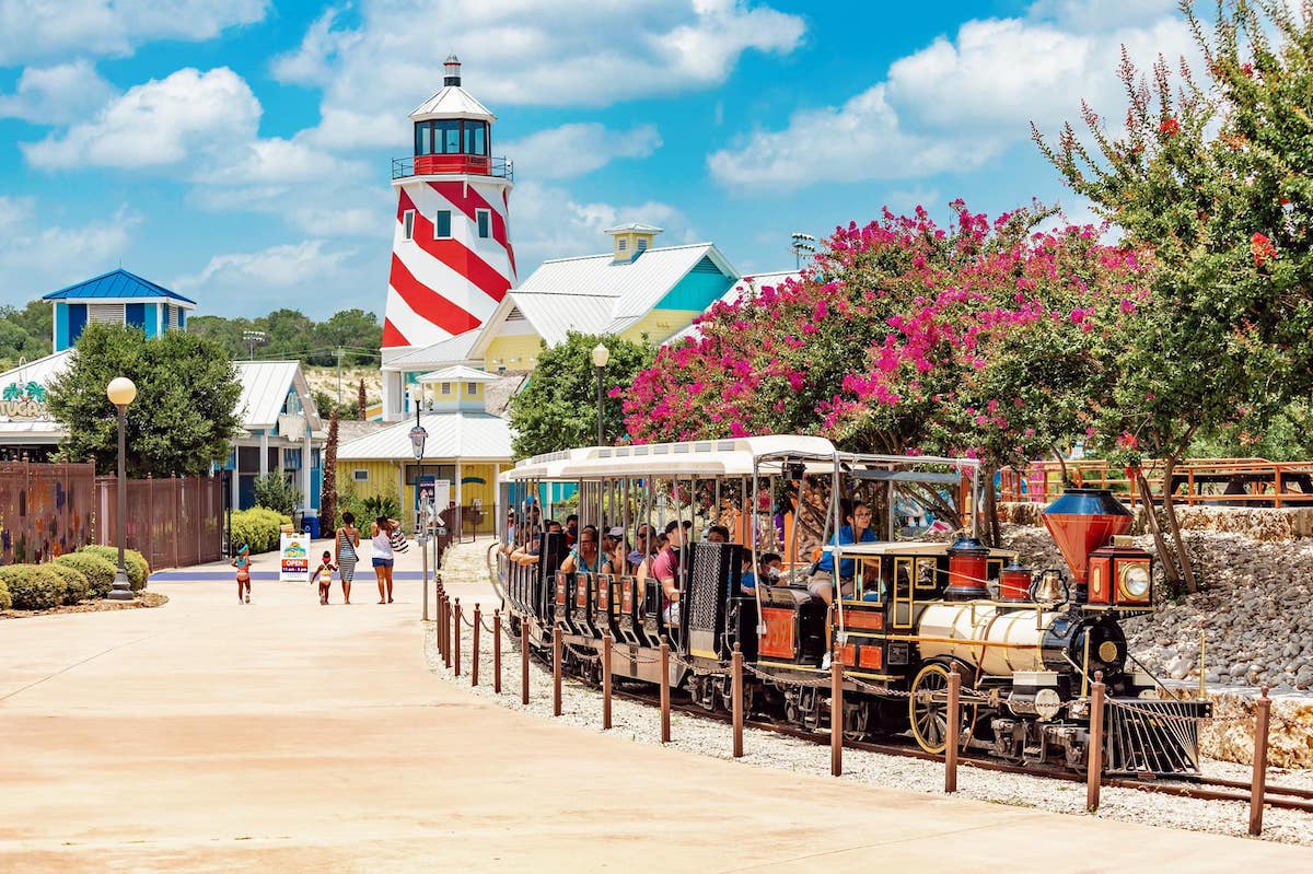 Morgan's Wonderland — Home to Little Italy Bistro, Morgan's Munchies, and Squad Shoppe — Is Temporarily Closed