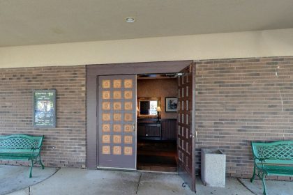 sportsmen's den front view