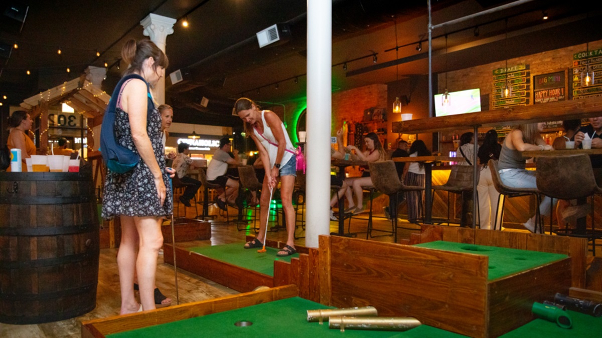 big putt mini golf club grand rapids