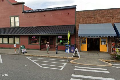 From Mammoth Burger and Jasmin Thai Cuisine Comes a New Concept Called Still Water Lounge