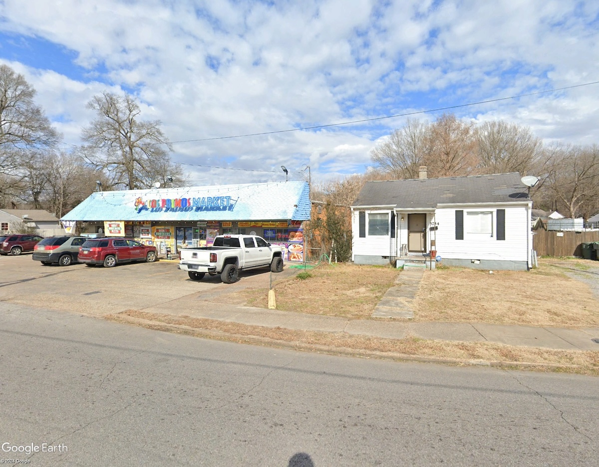 Los Primos Market to Expand with Cafe and Amusement Experience