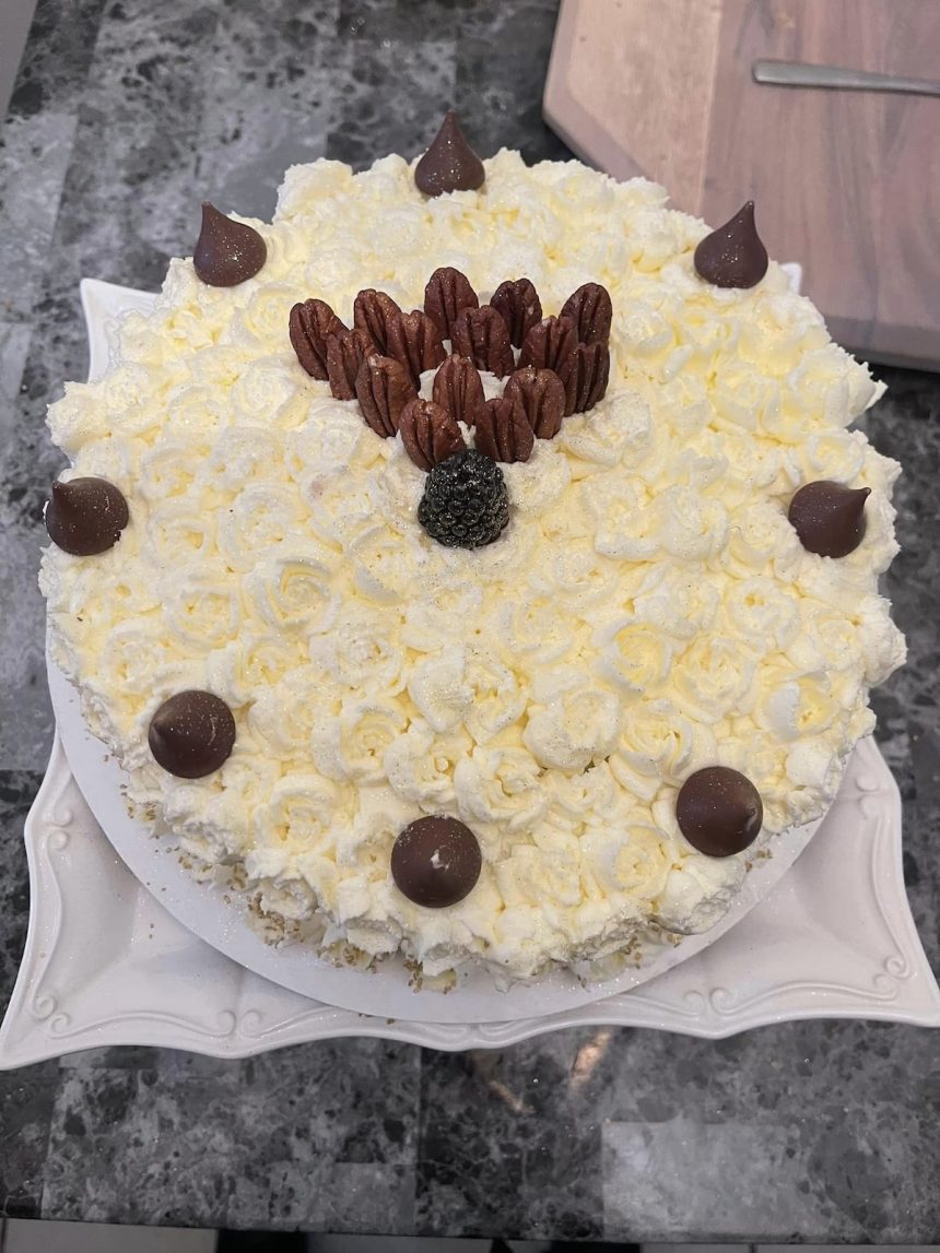 Authentic Mexican Restaurant & Nightclub Expands with New Bakery