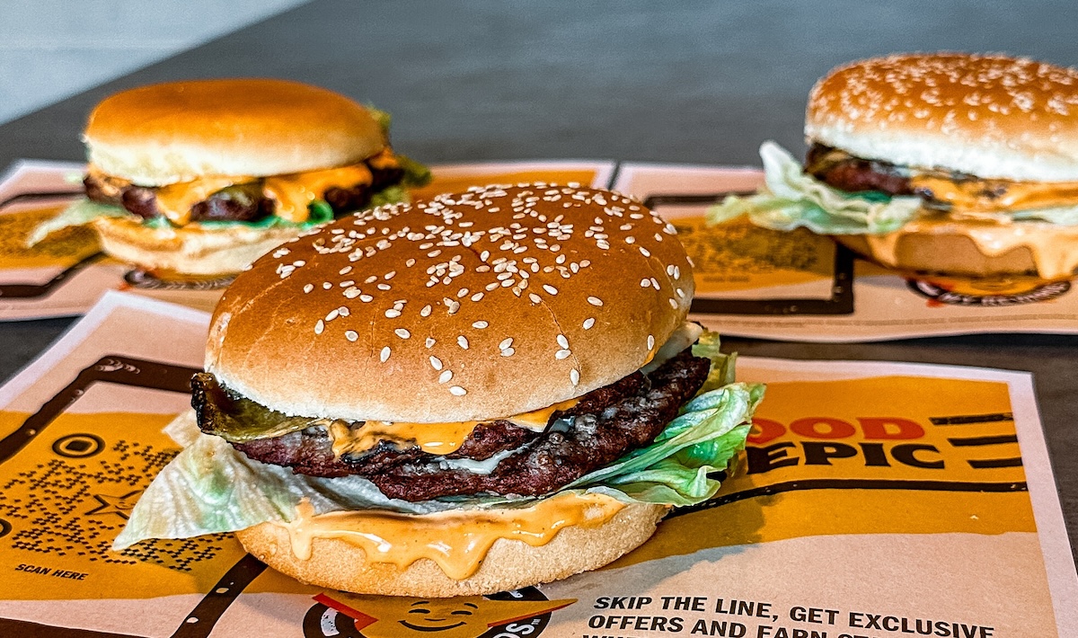 Carl's Jr. Coming to Retail Complex in Saddle Rock