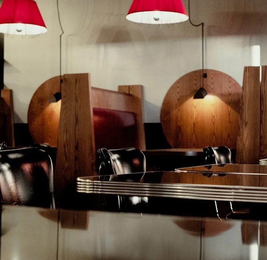 coratti's pizzeria interior