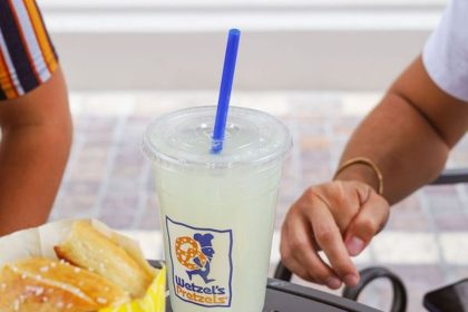 Knot Your Average Opening: Wetzel's Pretzels Makes 400th Location Debut on Hollywood Blvd