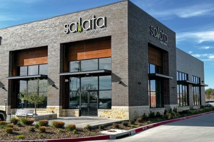 Salata Salad Kitchen Opens Second Frisco Restaurant in the Shops of Eldorado