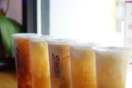 Teazzi Tea and Beard Papa's Join Forces at CambridgeSide Mall