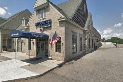 aria restaurant west bloomfield space outside