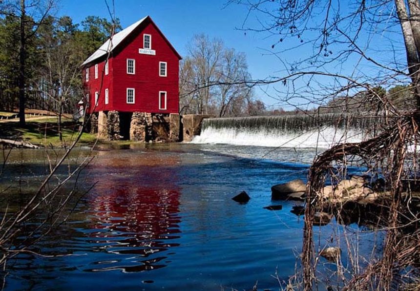 Retail Building With Restaurants, Gas Pumps Proposed Near Starr's Mill