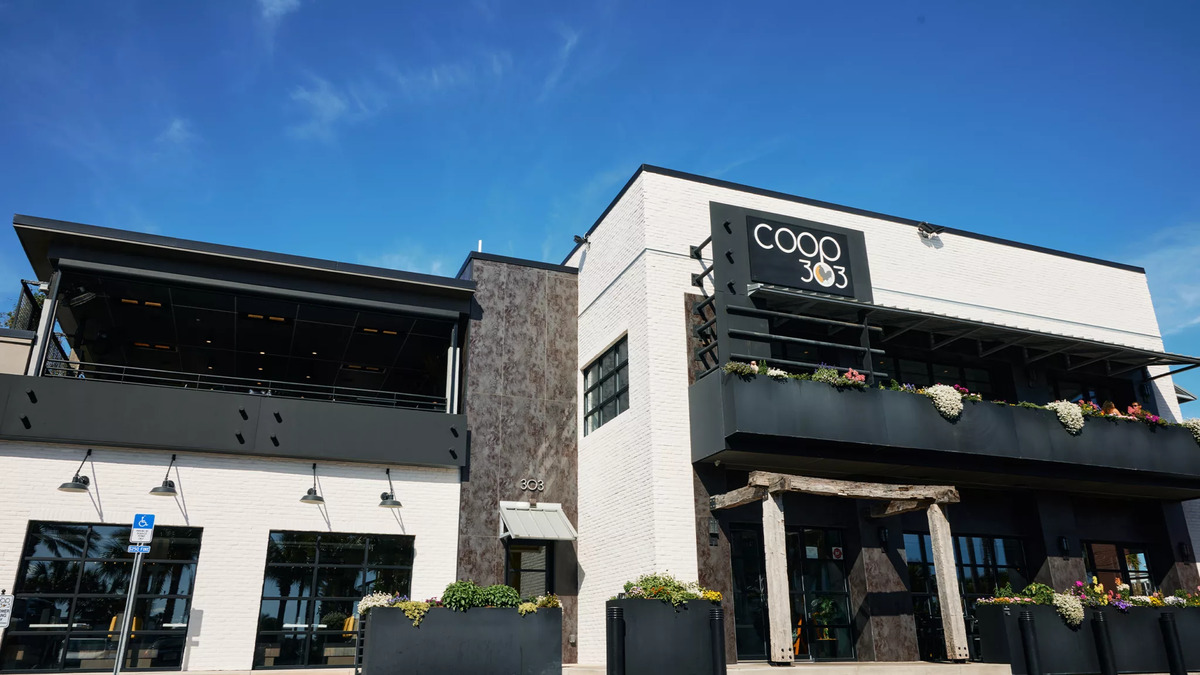 The Living Room Lounge to Replace Coop 303's Upstairs Dining Area