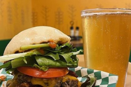 Local Burger Joint to Open New Bartlett Location