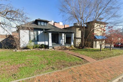 Mona on its Way to the Rutledge Hill Area