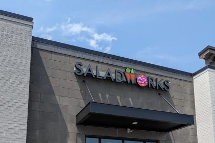 A Co-Branded Saladworks and Frutta Bowls to Open in Spring Hill