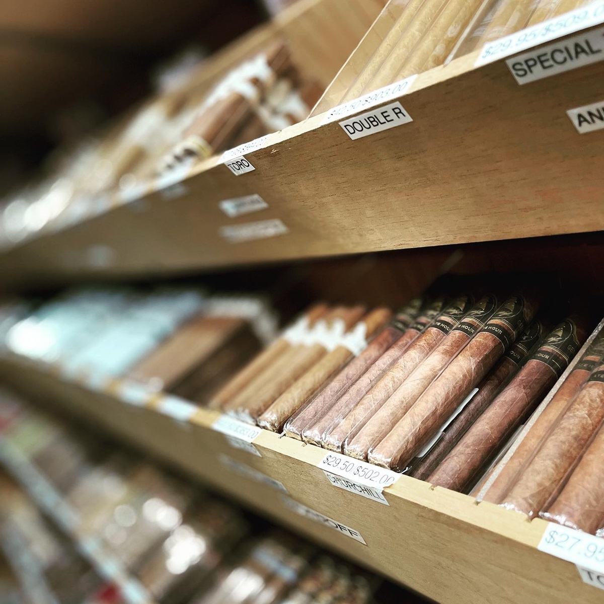 churchill's cigar lounge cigar product