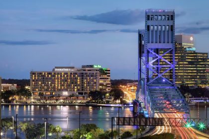 DoubleTree by Hilton Hotel Jacksonville Riverfront to Rebrand; Adding Restaurant