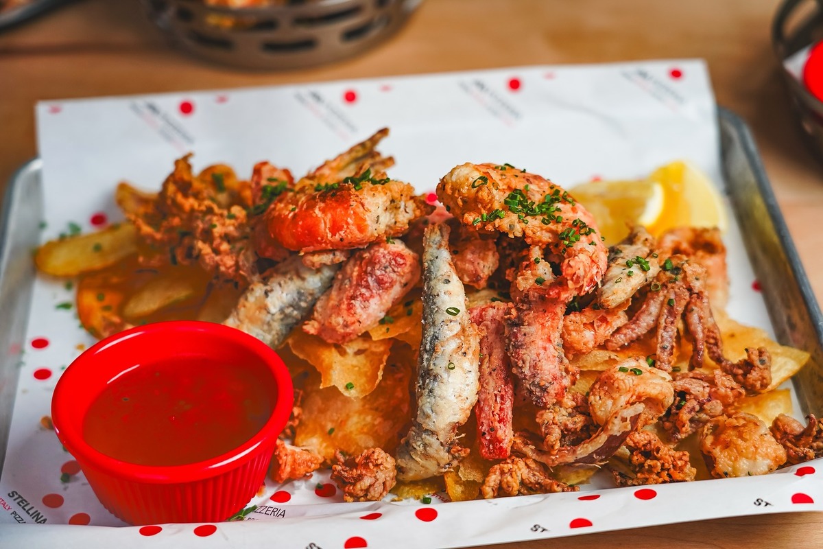 Stellina Expanding Union Market Location