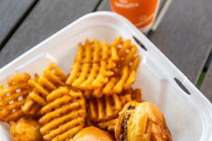Cheeseburger Sliders Coming to Warner Robins