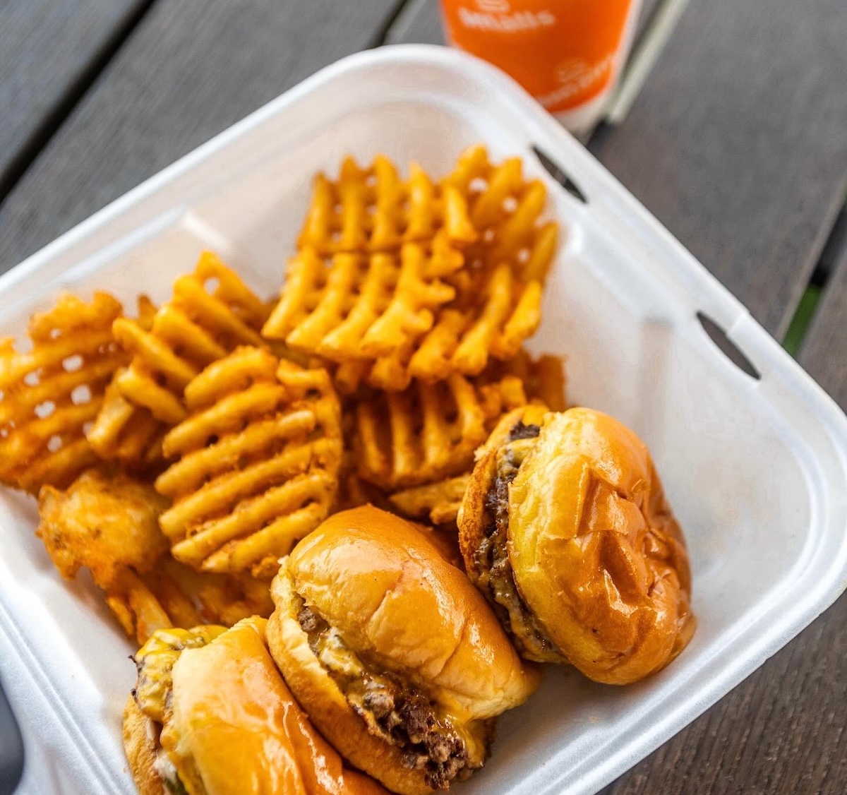 Cheeseburger Sliders Coming to Warner Robins
